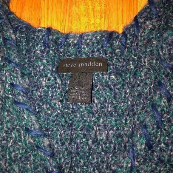 Steve Madden Sweater/poncho - Picture 3 of 6